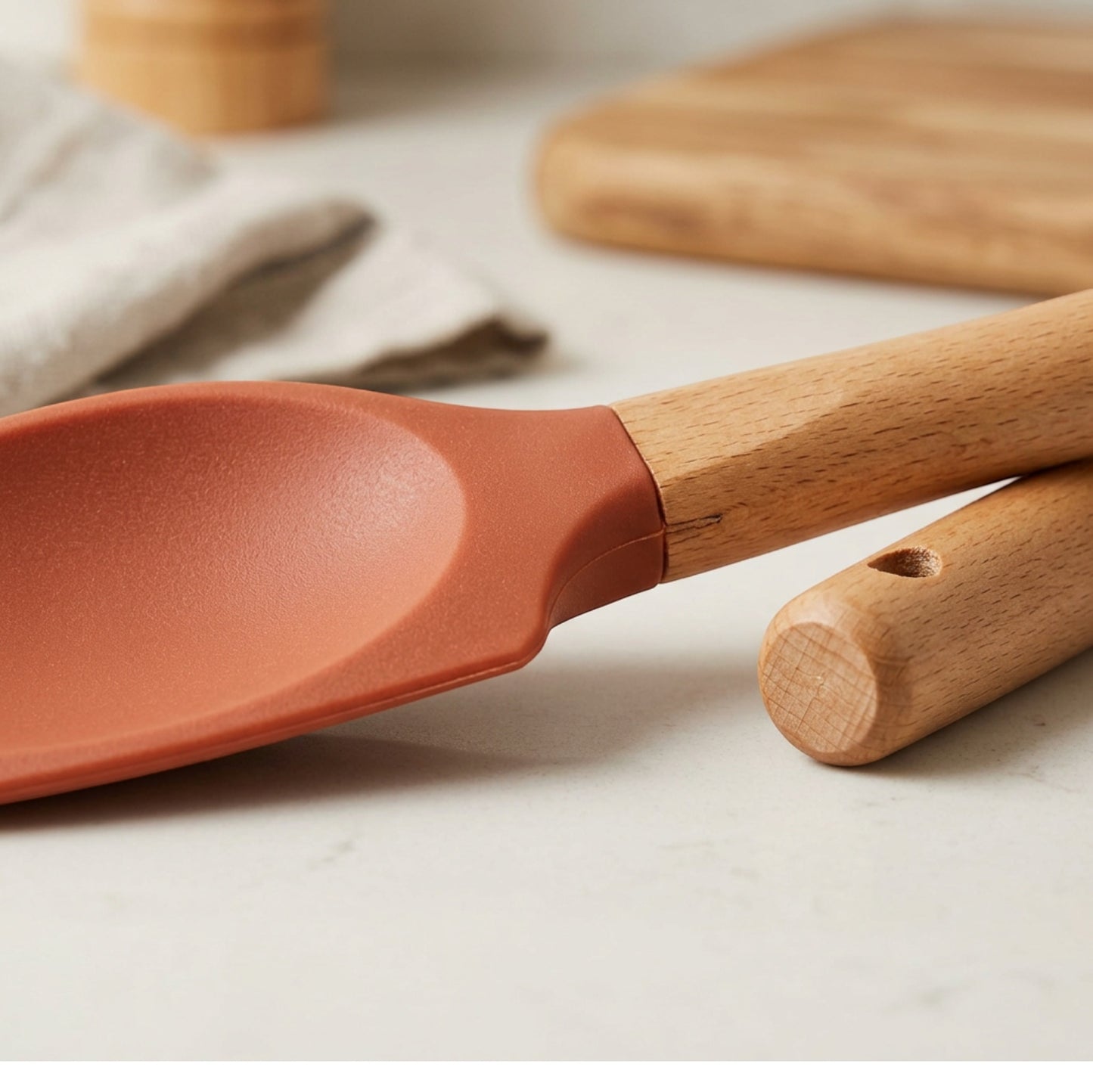 Oracas Alderblend Wood-Handle Silicone Spoonula 12.2 in Terracotta - Detail view